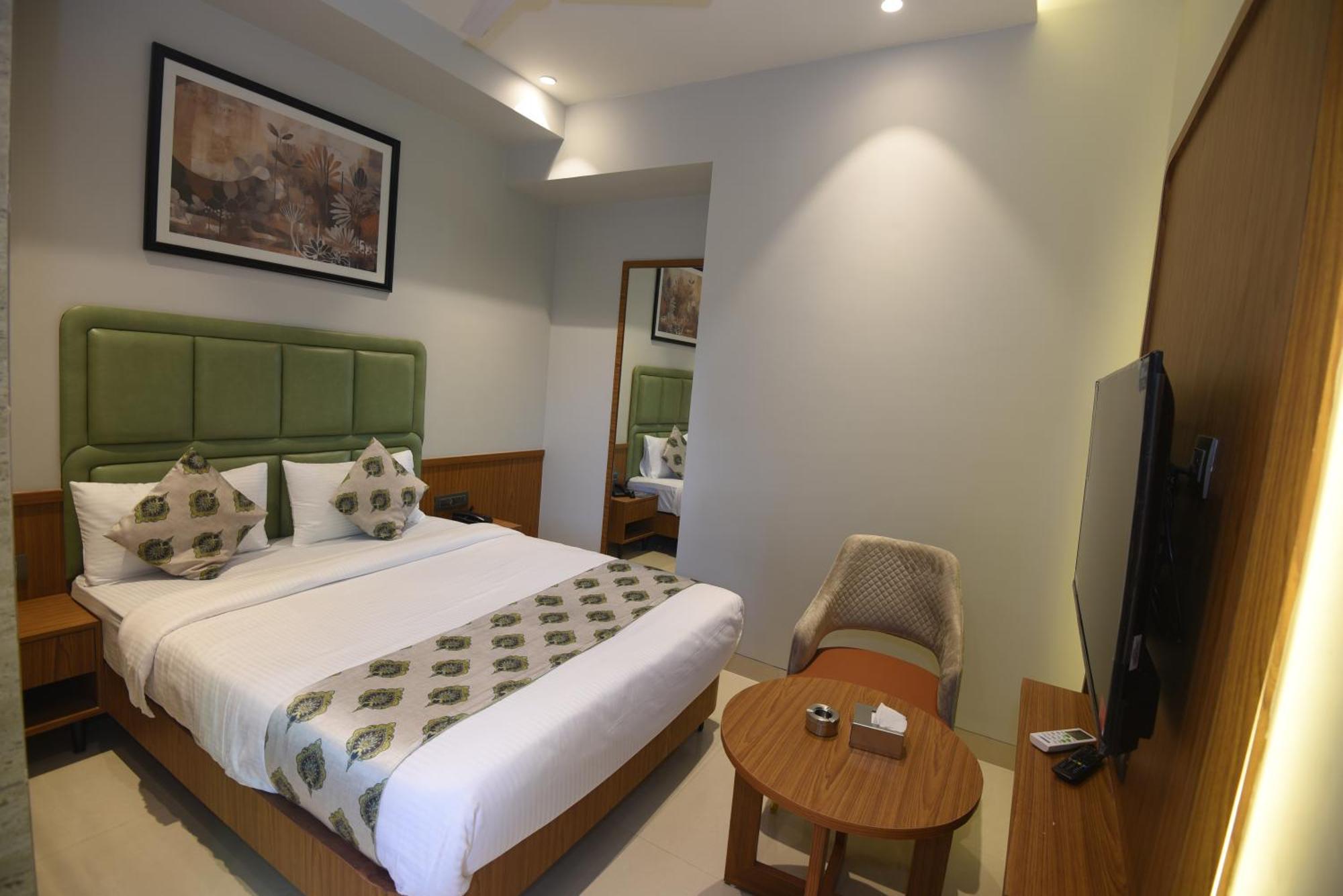 Vishnu Krupa Executive Rooms Virār Екстериор снимка