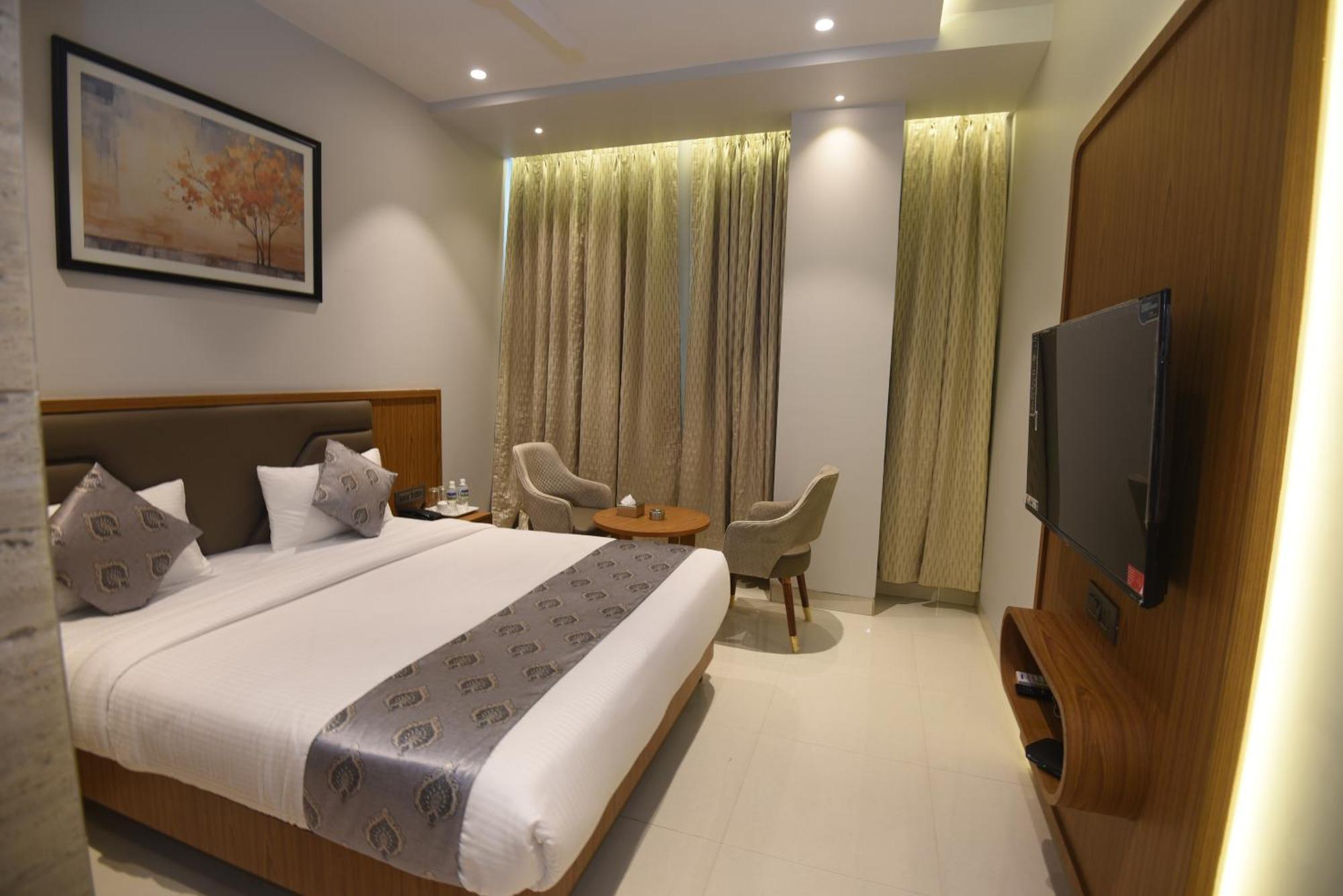 Vishnu Krupa Executive Rooms Virār Екстериор снимка